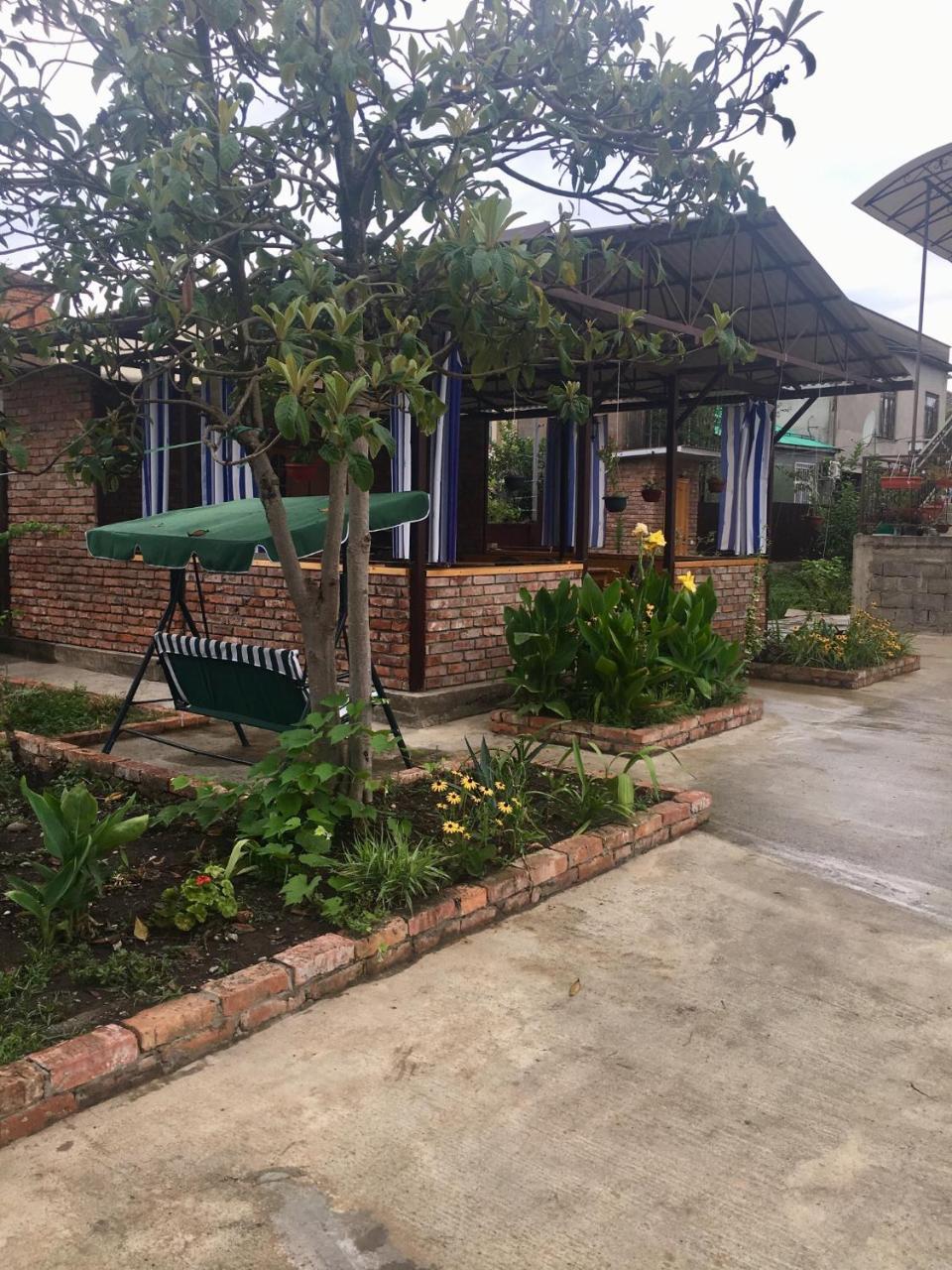 Guest House Nadia Sukhumi Luaran gambar