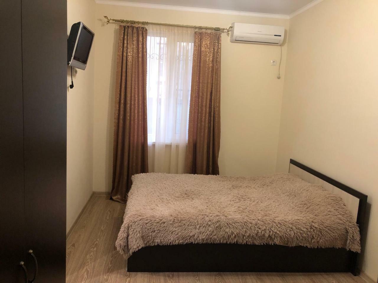 Guest House Nadia Sukhumi Luaran gambar