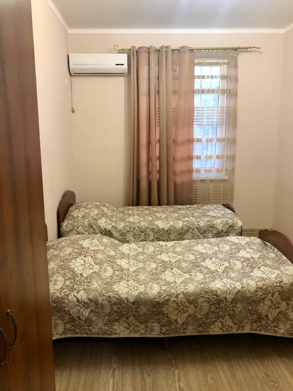 Guest House Nadia Sukhumi Luaran gambar