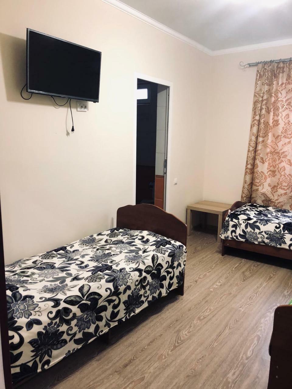 Guest House Nadia Sukhumi Luaran gambar