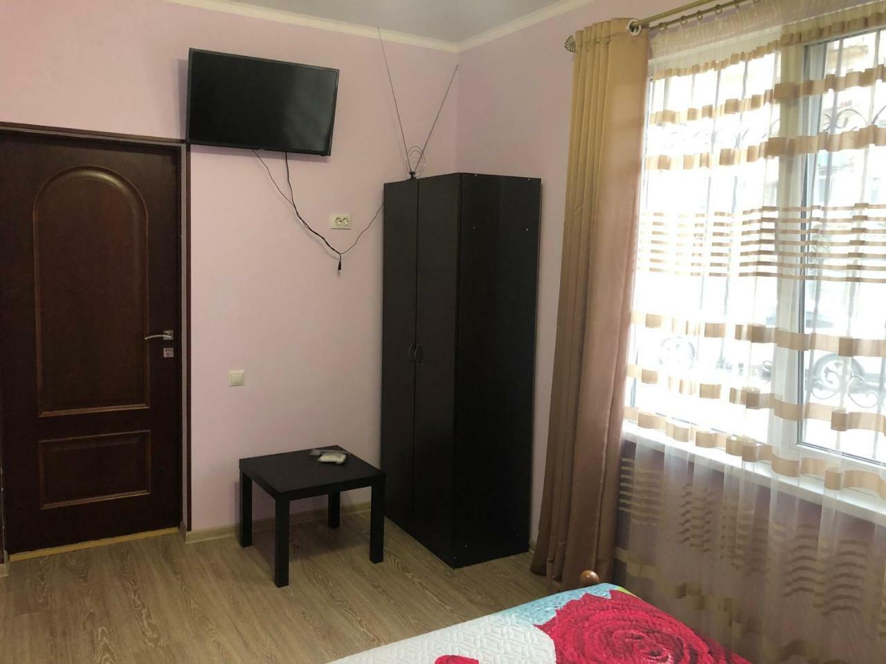 Guest House Nadia Sukhumi Luaran gambar