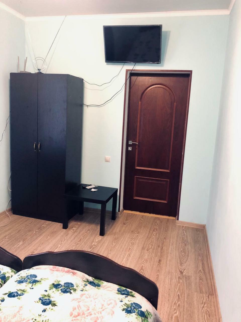 Guest House Nadia Sukhumi Luaran gambar